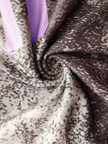 Evelyn – Graphic Print Sweater with Zipper