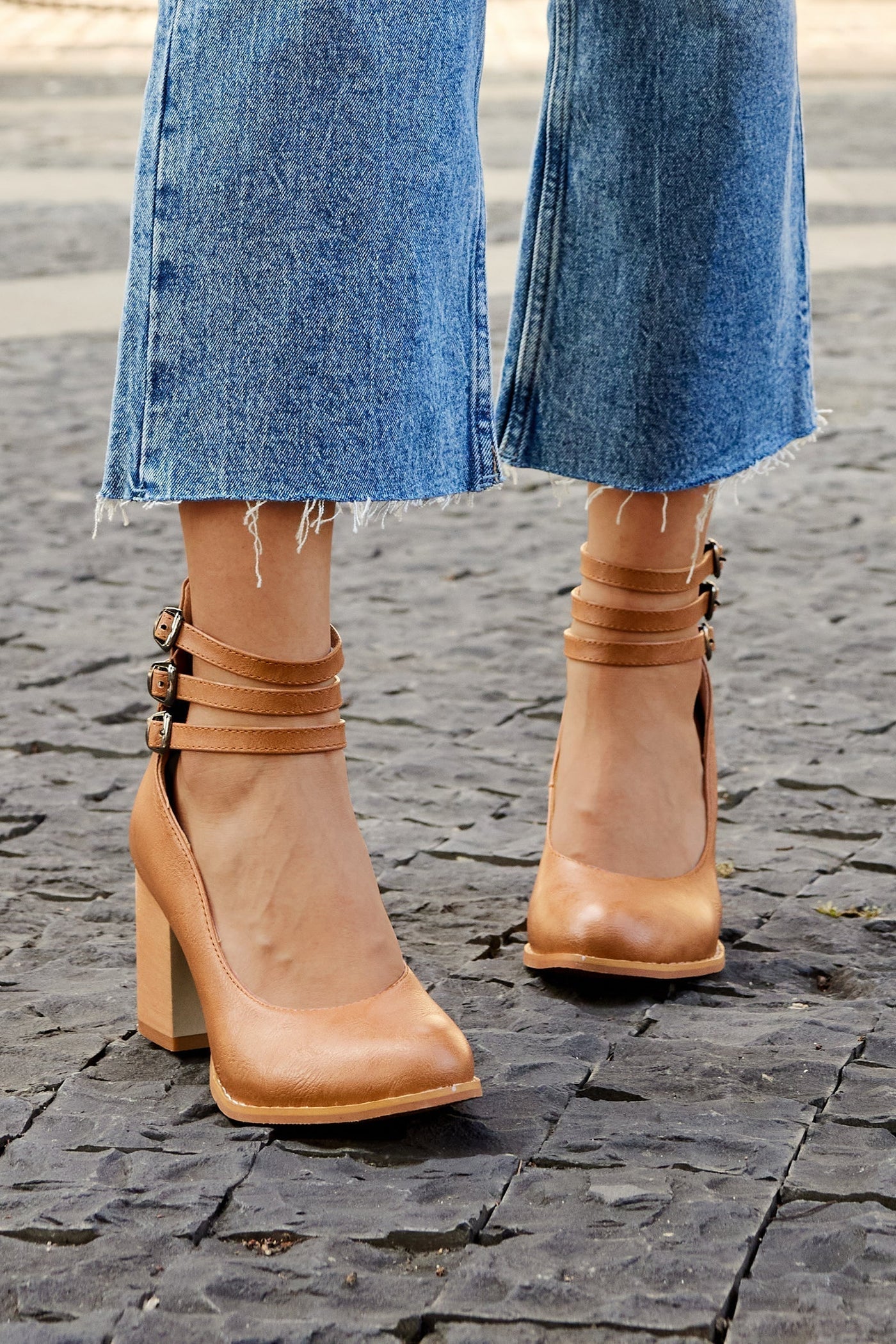 Heather | Smooth sandals with ankle strap and chunky heel